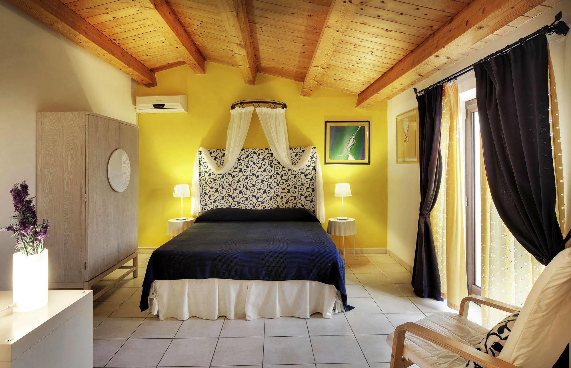 שיקלי Villa U Marchisi B&B מראה חיצוני תמונה