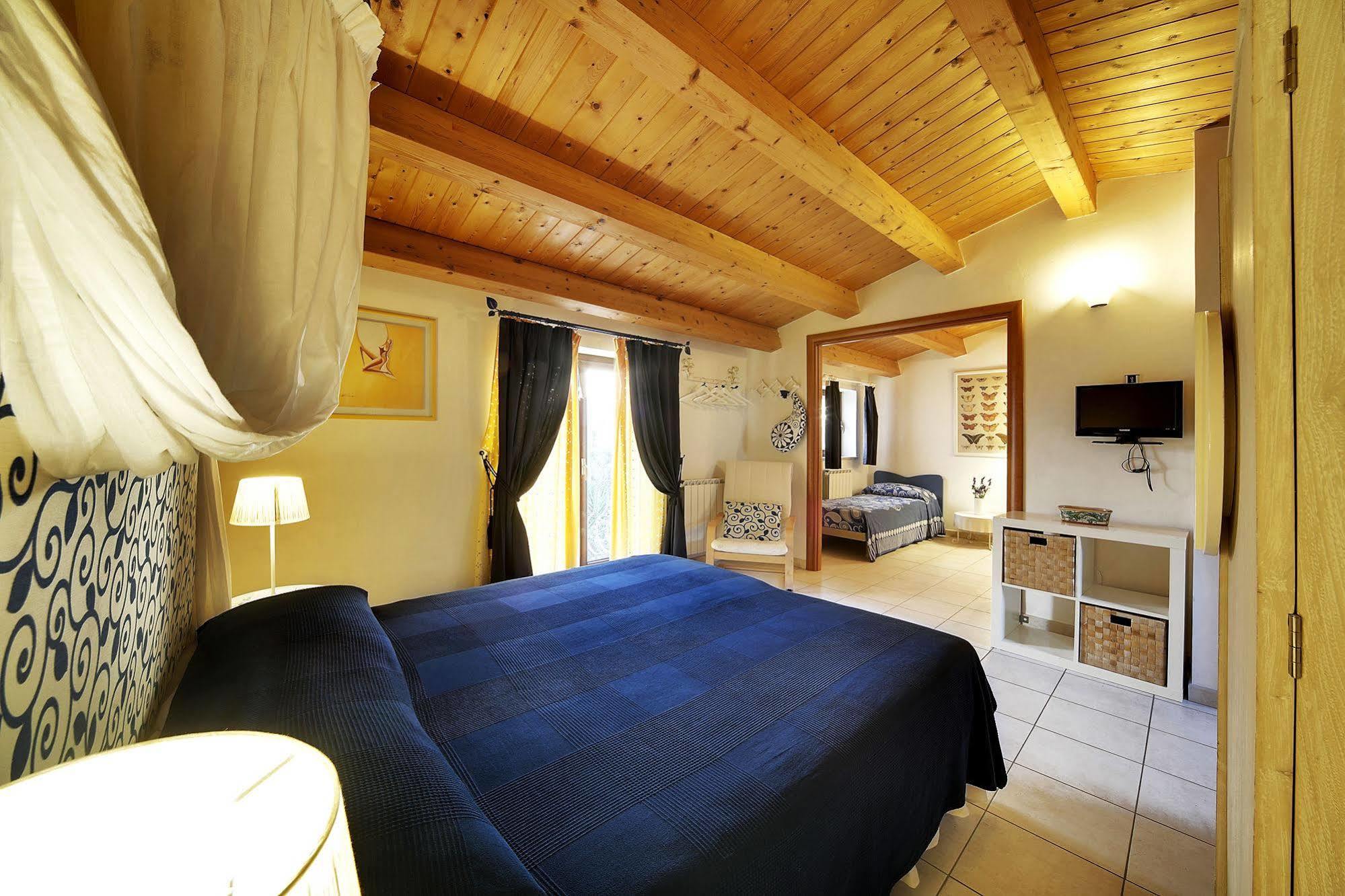 שיקלי Villa U Marchisi B&B מראה חיצוני תמונה
